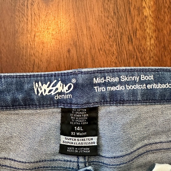😎Mossimo Skinny Boot Distressed Raw Hem Jean - Picture 5 of 6